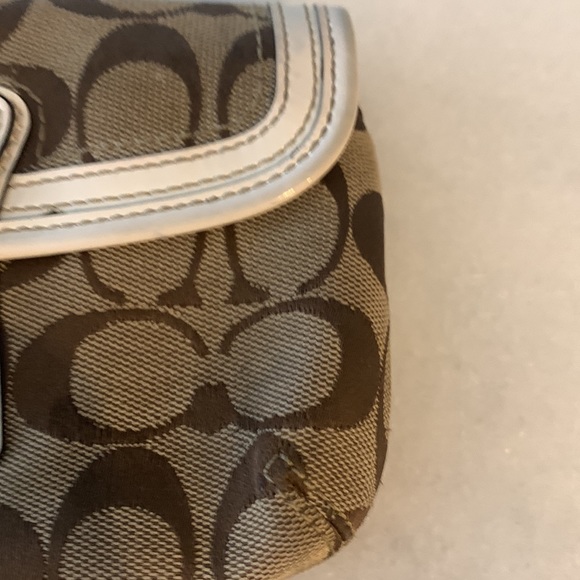 Coach wristlet - Picture 8 of 9